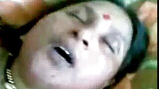 Busty MILF اس کے سیا ...