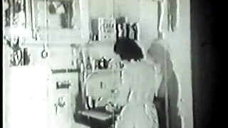 بے شرم سنہرے بالوں و ...