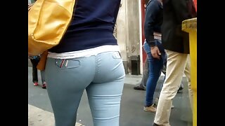 بڑی چوسنے والی چھاتی ...