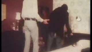 اونچی ایڑیوں میں سنہ ...